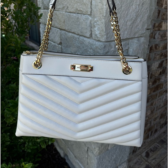 ✨ Brand New MICHAEL MICHAEL KORS
WHITNEY LT CREAM MD CHAIN SHLDR TOTE✨ - Picture 2 of 16